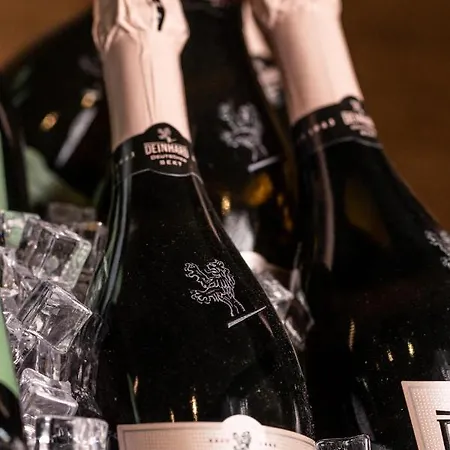 Отель Deinhard's *